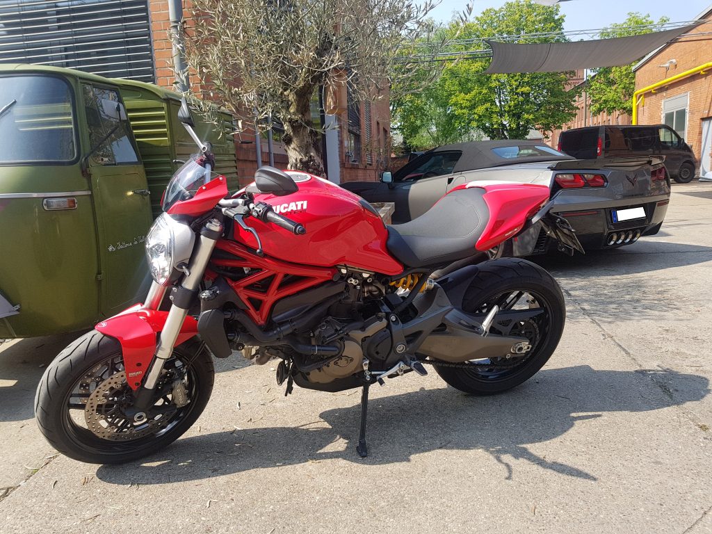 Makelloser Glanz: Ducati Monster 821 mit Lackkorrektur und Keramikversiegelung 30 9