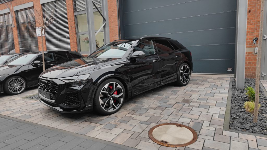 Glanz und Schutz: Audi RS Q8 mit Lackkorrektur und Keramikversiegelung 23 IMG 20220125 160355