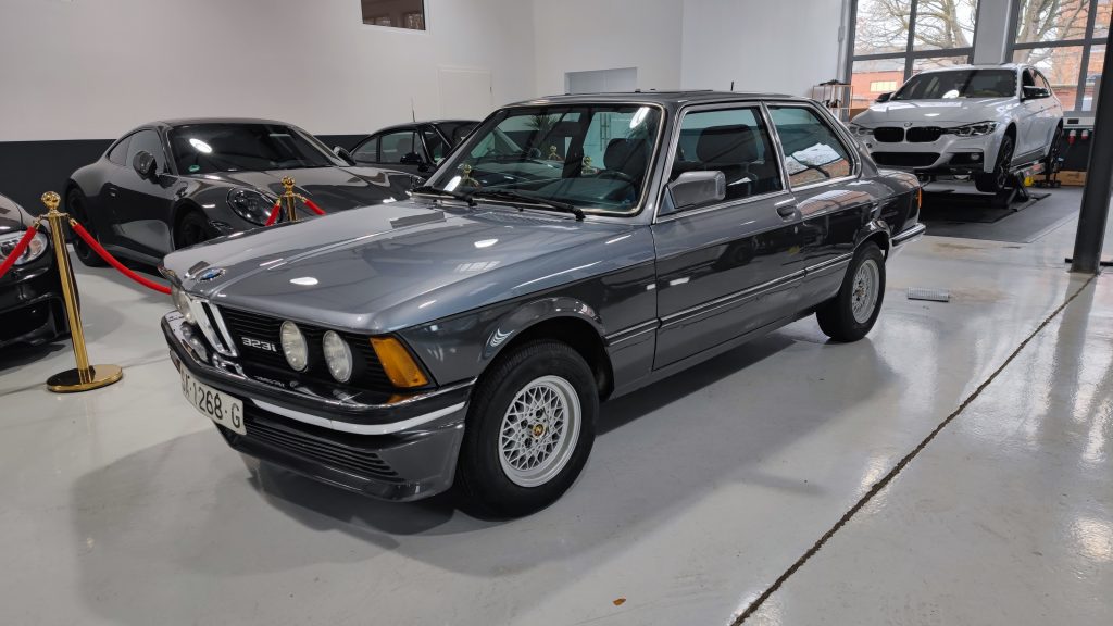 BMW E30 323i: Klassischer Glanz neu belebt 29 BMW