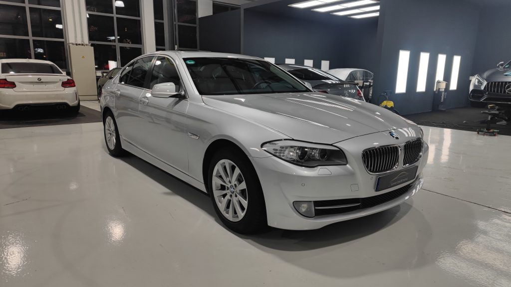 BMW 5er Serie: Rundum-Pflege für Eleganz und Komfort 24 BMW